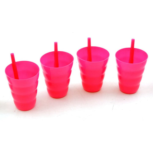 רביעיית כוסות עם קש פלסטיק צבעוני 